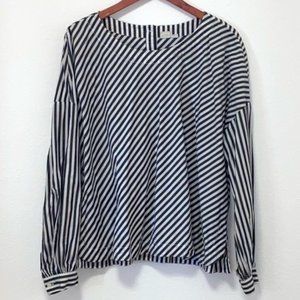 Gap Gray and White Strip Blouse in XL